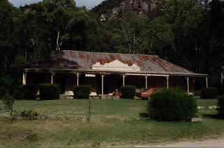 Newnes Pub